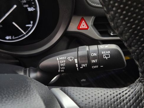 Used 2023 Toyota Sienna Limited image 25