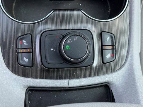 Used 2023 GMC Acadia SLT image 31