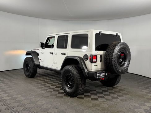 Used 2023 Jeep Wrangler Unlimited Rubicon AWD/4WD image 9