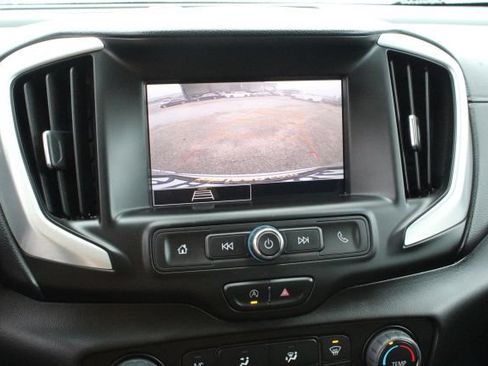Used 2022 GMC Terrain SLE FWD image 30