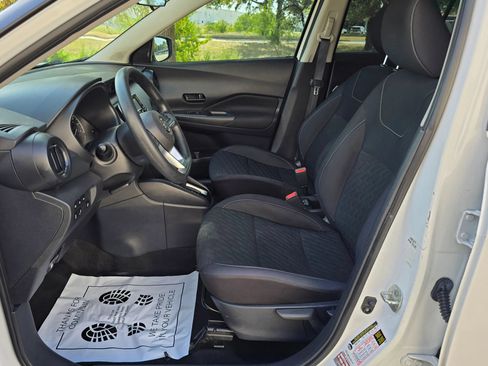Used 2021 Nissan Kicks S FWD image 20