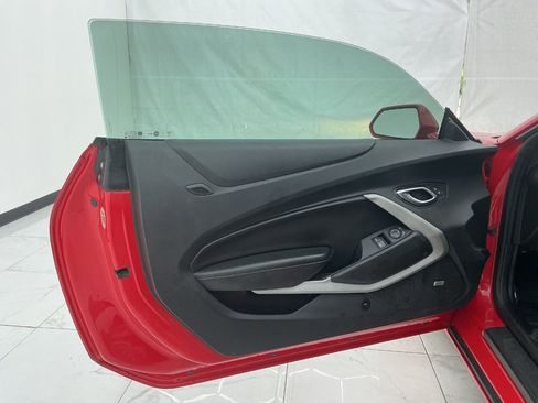 Used 2018 Chevrolet Camaro LT RWD image 18