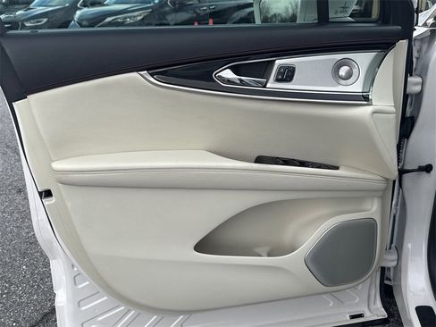 Used 2018 Lincoln MKX Black Label w/ Driver Assistance Package image 10