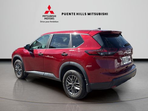 Used 2025 Nissan Rogue S AWD/4WD image 7