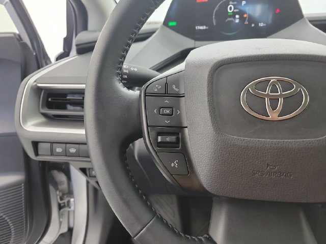 Used 2024 Toyota Prius LE FWD image 21