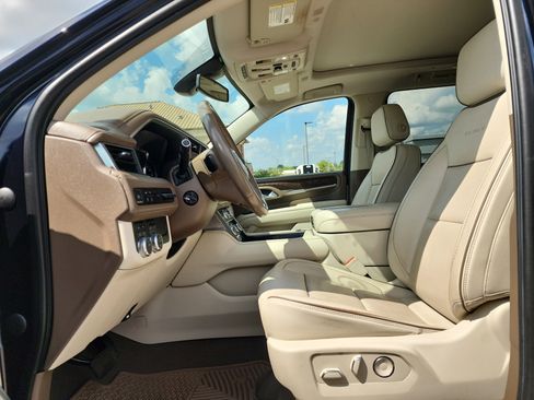Used 2021 GMC Yukon XL Denali image 10