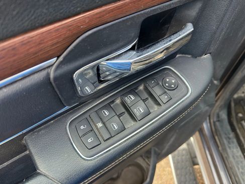 Used 2014 RAM 3500 Laramie w/ Convenience Group image 32