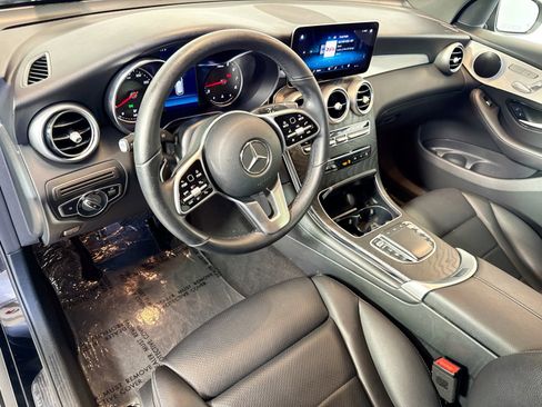 Used 2022 Mercedes-Benz GLC 300 4MATIC image 4