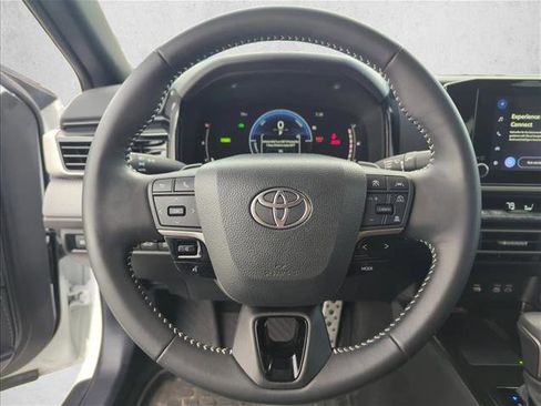 Certified 2025 Toyota Camry SE FWD image 17