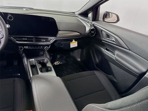 New 2026 Chevrolet Equinox EV LT w/ Comfort Package image 17