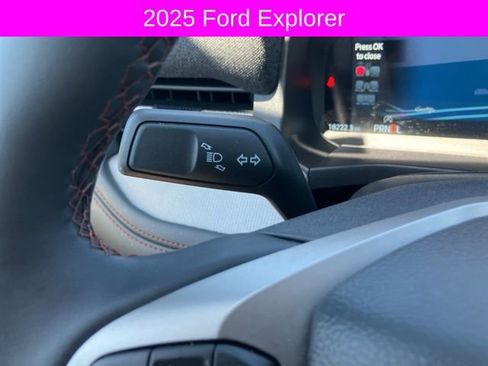 Used 2025 Ford Explorer Active image 34