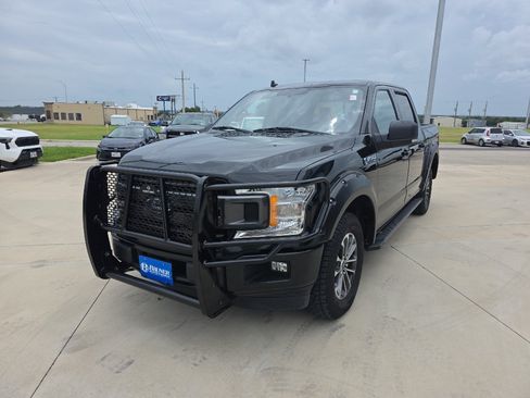 Used 2018 Ford F150 XLT w/ Equipment Group 302A Luxury AWD/4WD image 3