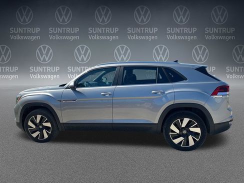 Used 2024 Volkswagen Atlas Cross Sport SE FWD image 31