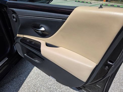 Used 2020 Lexus ES 350 w/ Premium Package FWD image 25