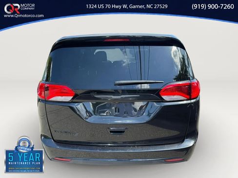 Used 2019 Chrysler Pacifica Touring Plus w/ S Appearance Package FWD image 4
