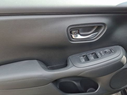 Used 2024 Honda HR-V LX image 12