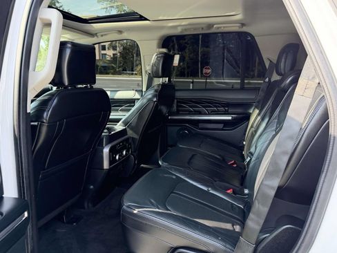 Used 2019 Ford Expedition Platinum AWD/4WD image 13