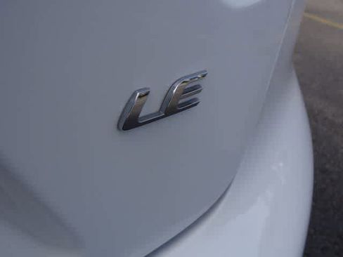 Used 2023 Toyota Corolla LE image 29