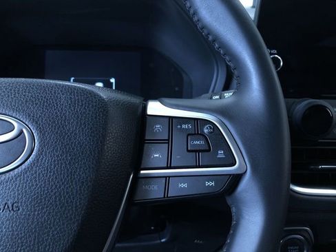 Used 2025 Toyota Grand Highlander AWD image 28