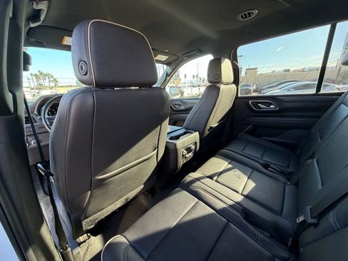 Used 2023 GMC Yukon SLT image 24