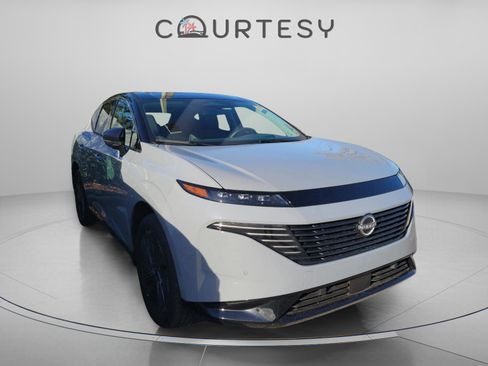 Used 2025 Nissan Murano Platinum w/ Cargo Package image 8