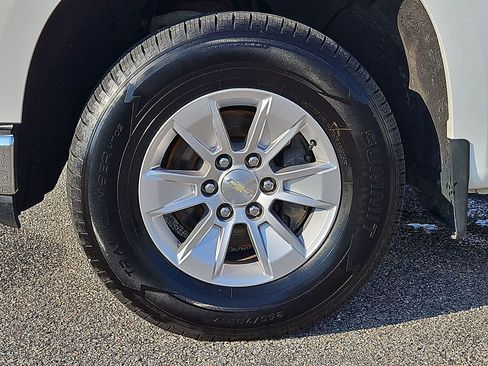 Certified 2019 Chevrolet Silverado 1500 LT w/ Convenience Package AWD/4WD image 37