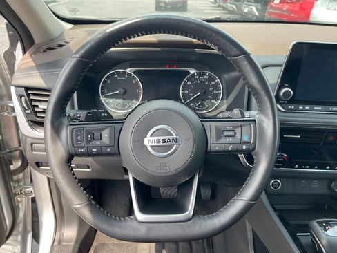 Used 2021 Nissan Rogue SV w/ Premium Package AWD/4WD image 15