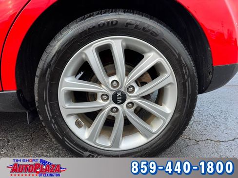 Used 2019 Kia Soul + image 19