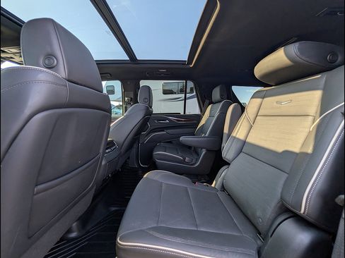 Used 2023 Cadillac Escalade Premium Luxury AWD/4WD image 32