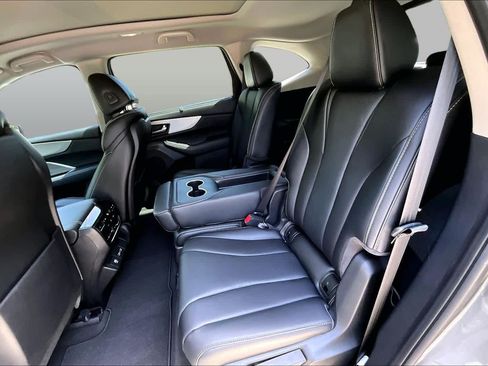 Certified 2024 Acura MDX FWD w/ Technology Package image 21