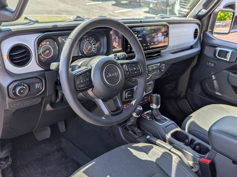 Used 2026 Jeep Wrangler Sport AWD/4WD image 14