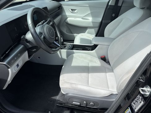 Used 2024 Hyundai Kona SEL AWD/4WD image 5