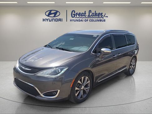 Used 2020 Chrysler Pacifica Limited FWD image 1