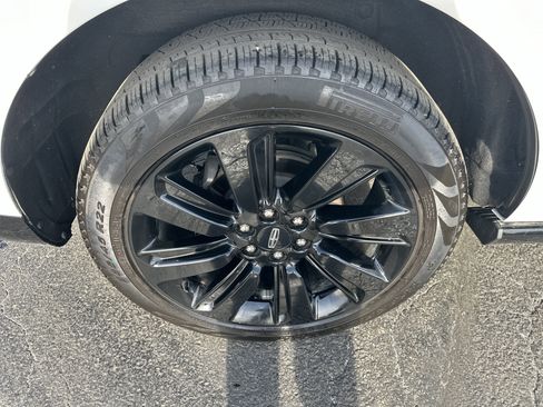 Used 2024 Lincoln Navigator Reserve image 12