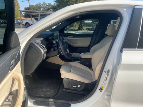 Used 2023 BMW X4 xDrive30i w/ Premium Package image 9
