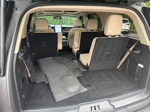 Used 2024 Ford Expedition Limited RWD image 30
