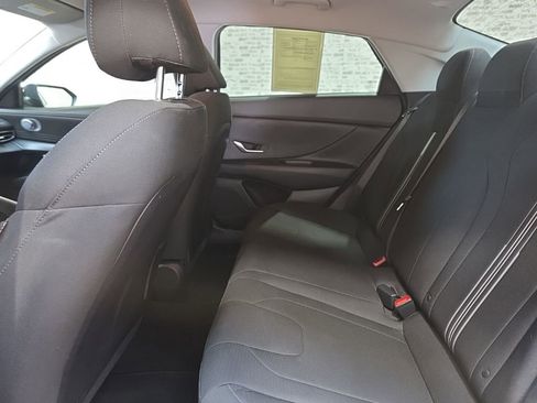 Used 2022 Hyundai Elantra SEL FWD image 12