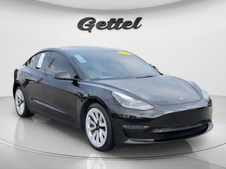 Used 2022 Tesla Model 3 Long Range video 2