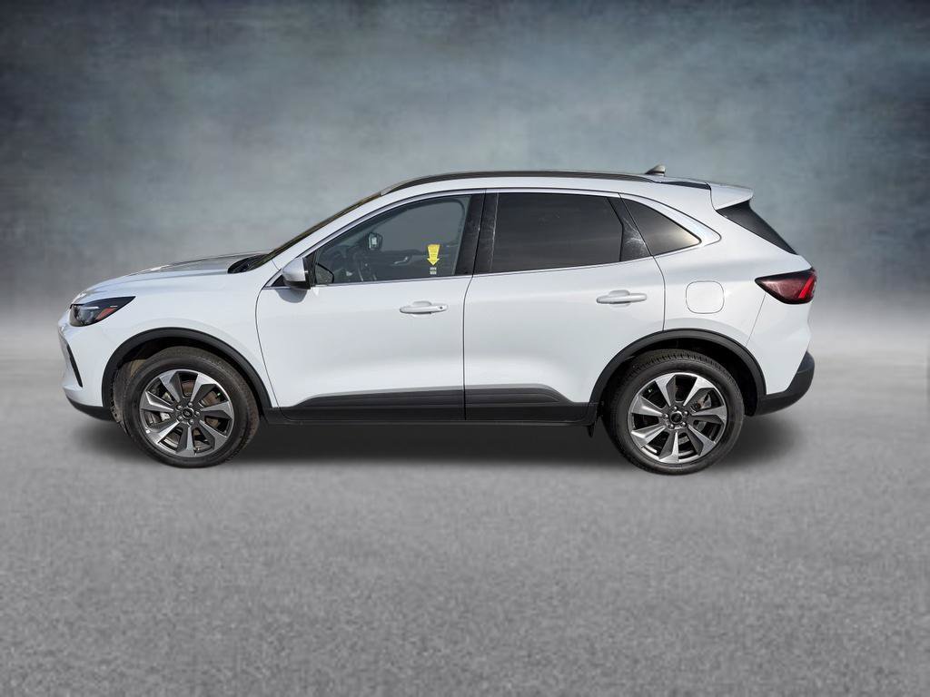 Certified 2025 Ford Escape Platinum AWD/4WD image 2