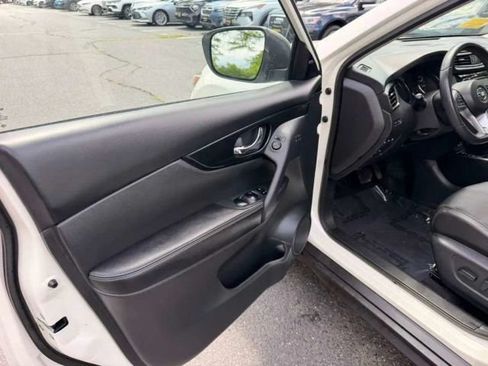 Used 2020 Nissan Rogue SL w/ Premium Package AWD/4WD image 14
