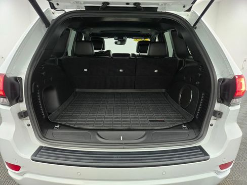 Used 2022 Jeep Grand Cherokee Laredo X image 16