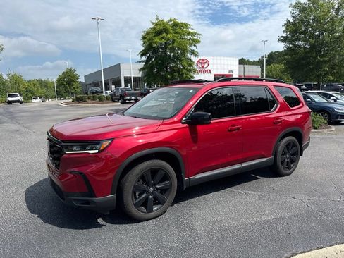 Used 2025 Honda Pilot Black Edition image 2