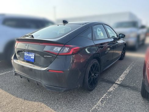 Used 2023 Honda Civic Sport image 3
