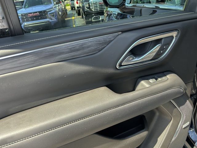 Used 2023 GMC Yukon SLT AWD/4WD image 20