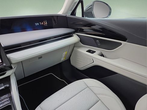 New 2026 Lincoln Nautilus Premier AWD/4WD image 11