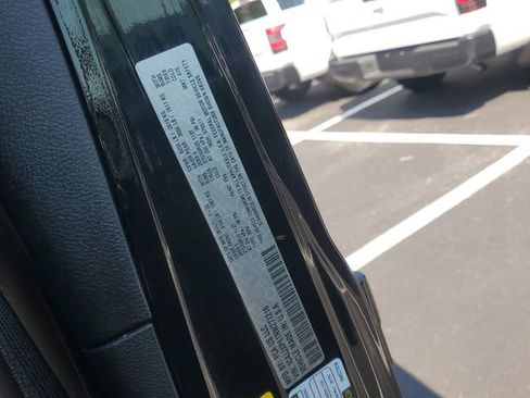 Used 2022 Jeep Wrangler Unlimited Sahara w/ Cold Weather Group image 31