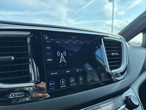 Used 2018 Chrysler Pacifica Touring Plus w/ S Appearance Package FWD image 15