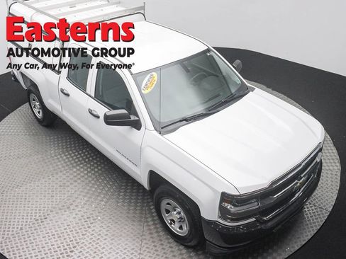 Used 2018 Chevrolet Silverado 1500 W/T RWD image 3