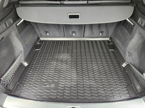 Used 2022 Audi SQ5 Prestige w/ Prestige Package image 40