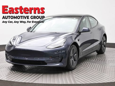 Used 2023 Tesla Model 3 Standard Range RWD image 1